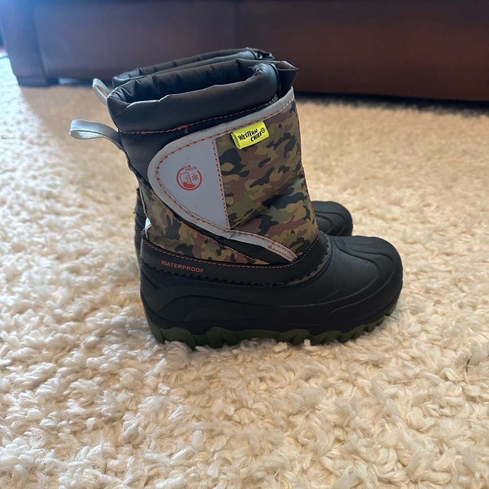 Western Chief Kids Camouflage Waterproof Snow Boots